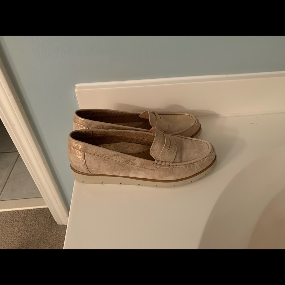 Brand New Gabor rose gold loafer